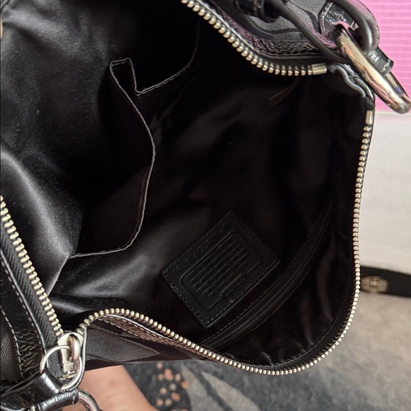 Coach Black Signature Shoulder Bag - Picture 6 of 8